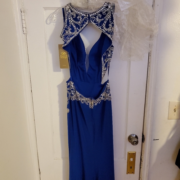 Prom dress - Picture 2 of 3